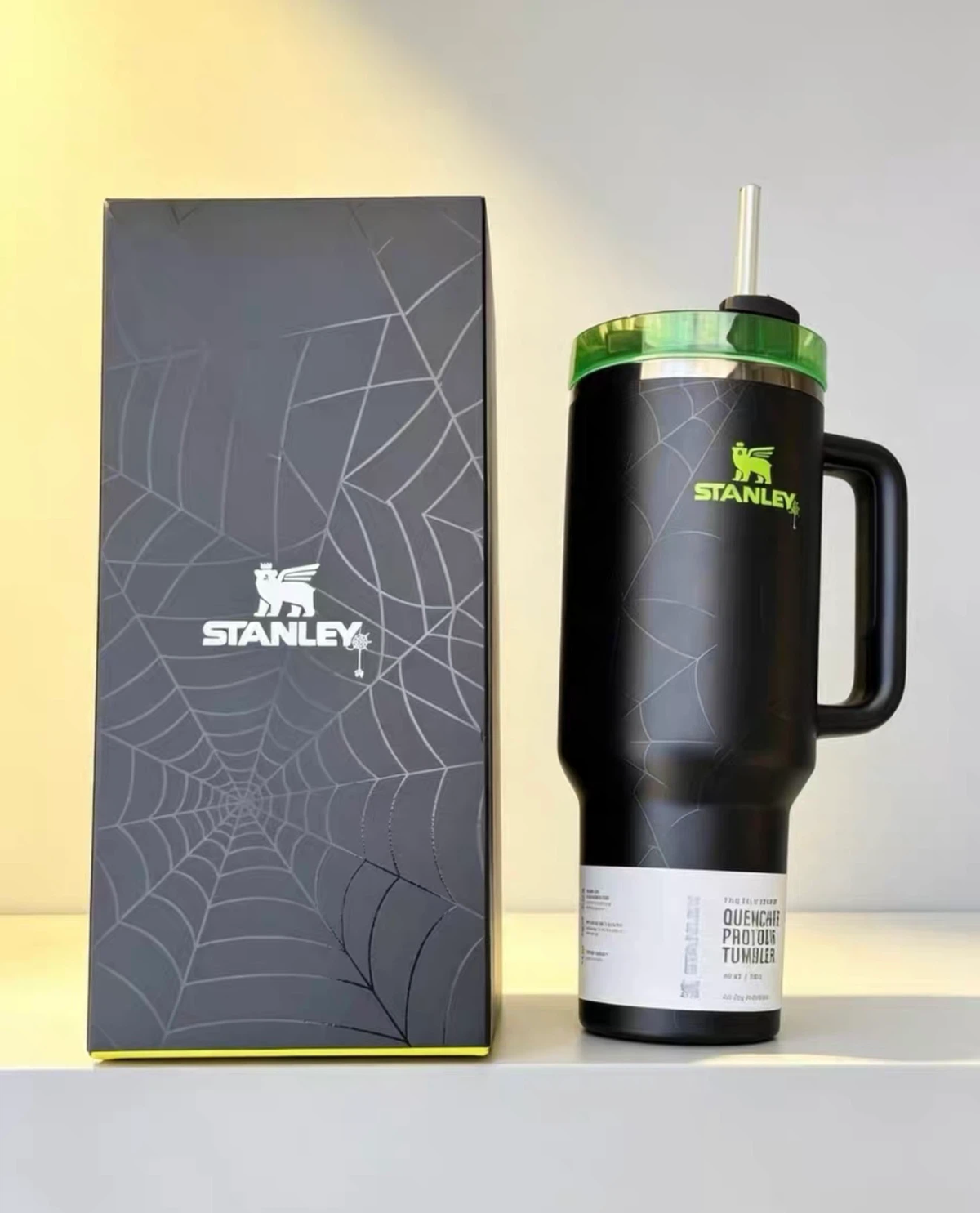 Spider‑Web Themed 40oz Large Insulated Travel Tumbler with Handle & Straw